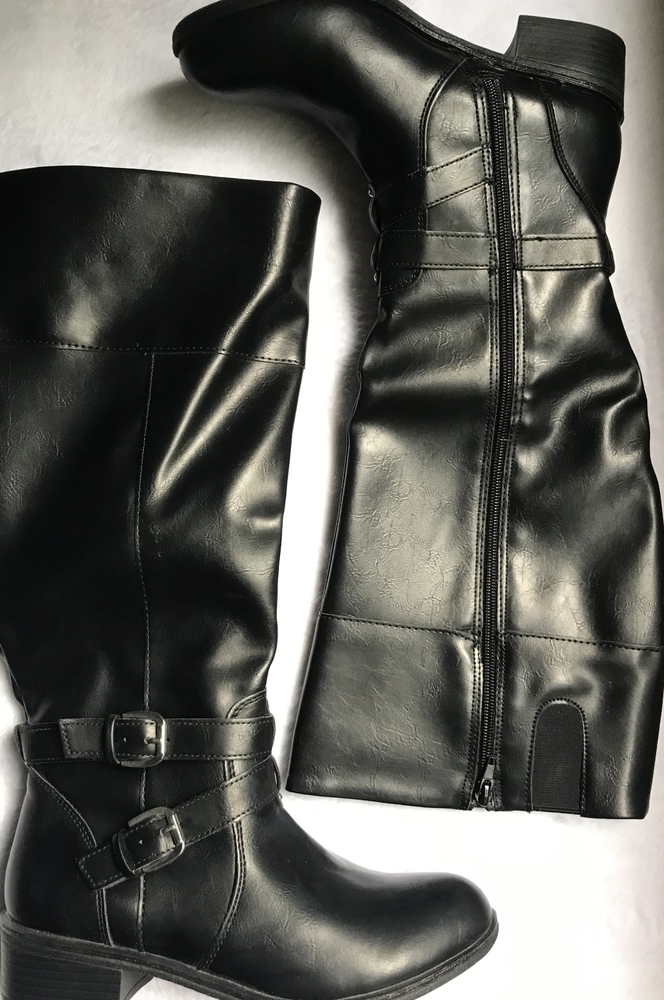 knee high black boots never worn